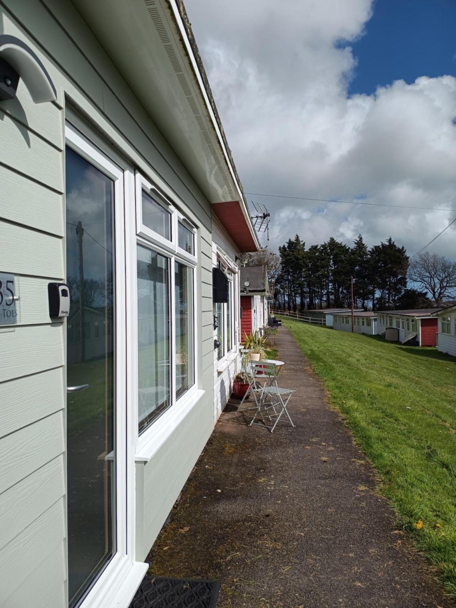 Sandy Toes 435 Norton Park Dartmouth Exterior foto